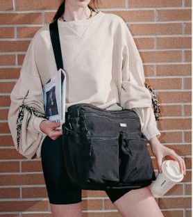 Borsa a traccola Urbanite Perth- NERA- Cm 41 x 29 x14