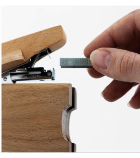 Cucitrice a forma di  elefante in legno - 8,5 x 6.5 cm