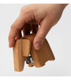 Cucitrice a forma di  elefante in legno - 8,5 x 6.5 cm